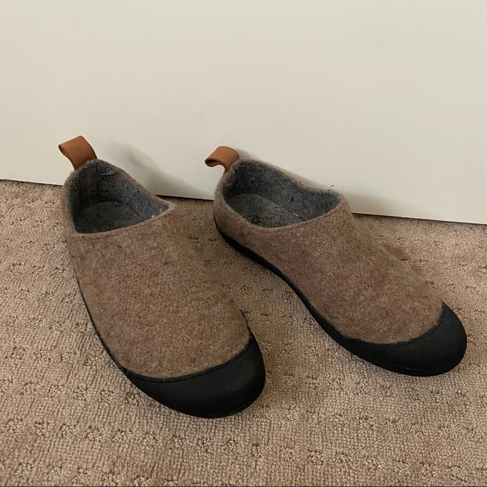 Huckberry Slippers